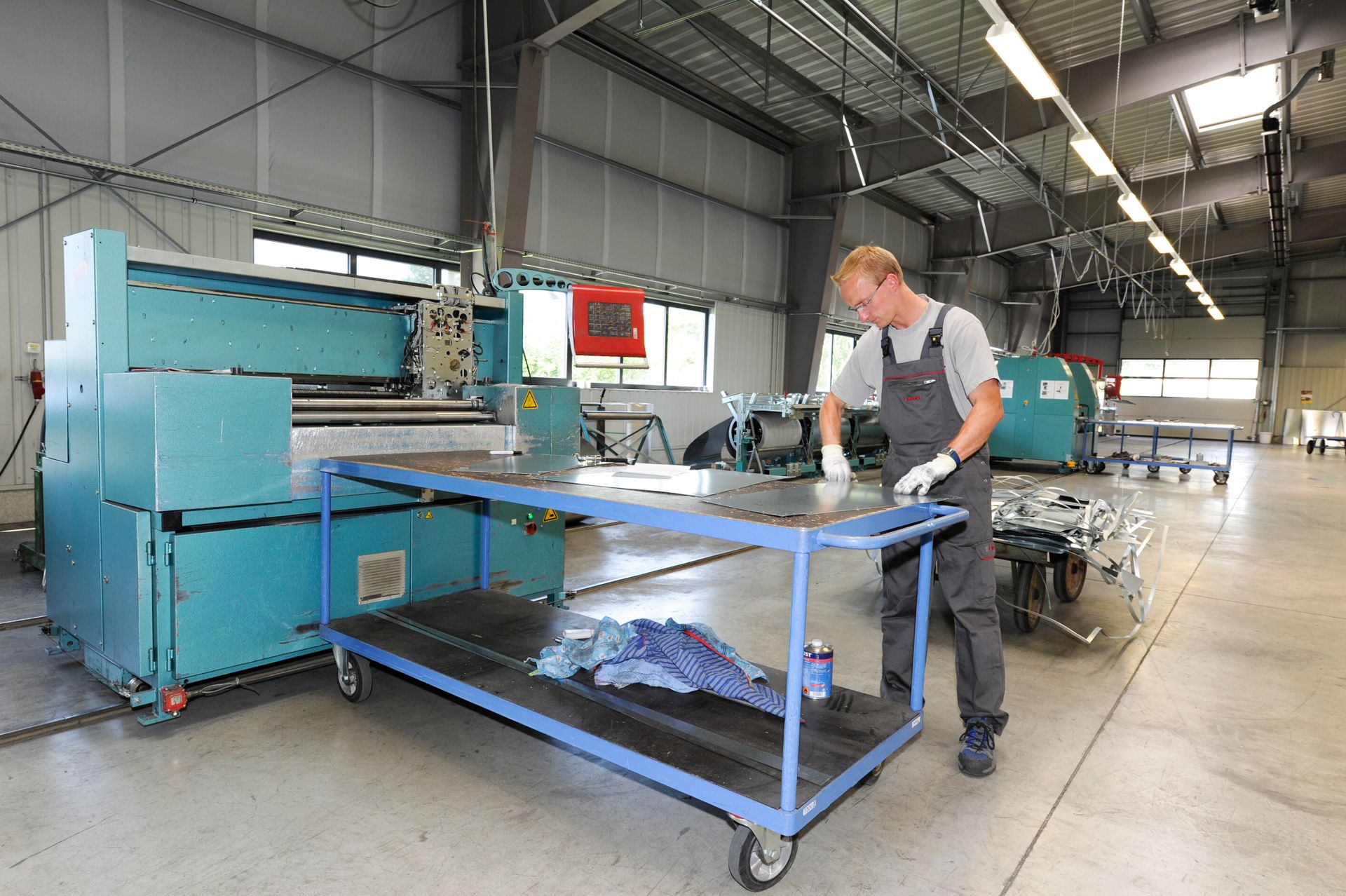 Lindner Isoliertechnik & Industrieservice Gmbh www.lindner-group.com