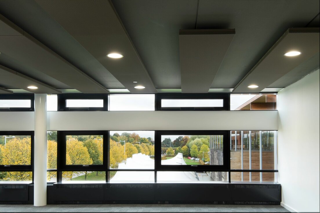 img_uk_maxwell_24 img_uk_maxwell_24