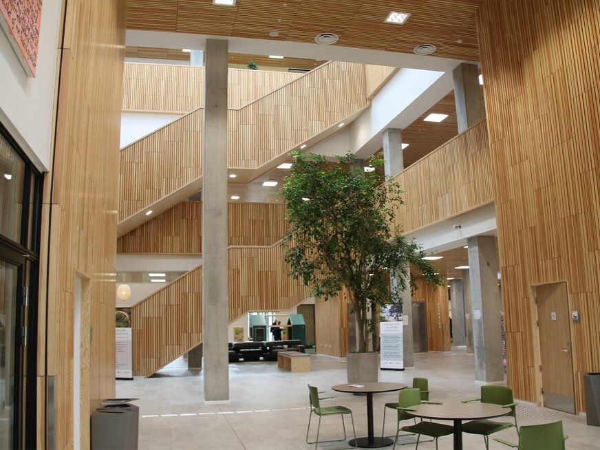 04-nordsjaellands-hospital-helsinger-corridor