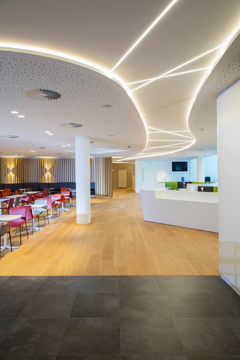 img_de_airport_lounge_wld_30