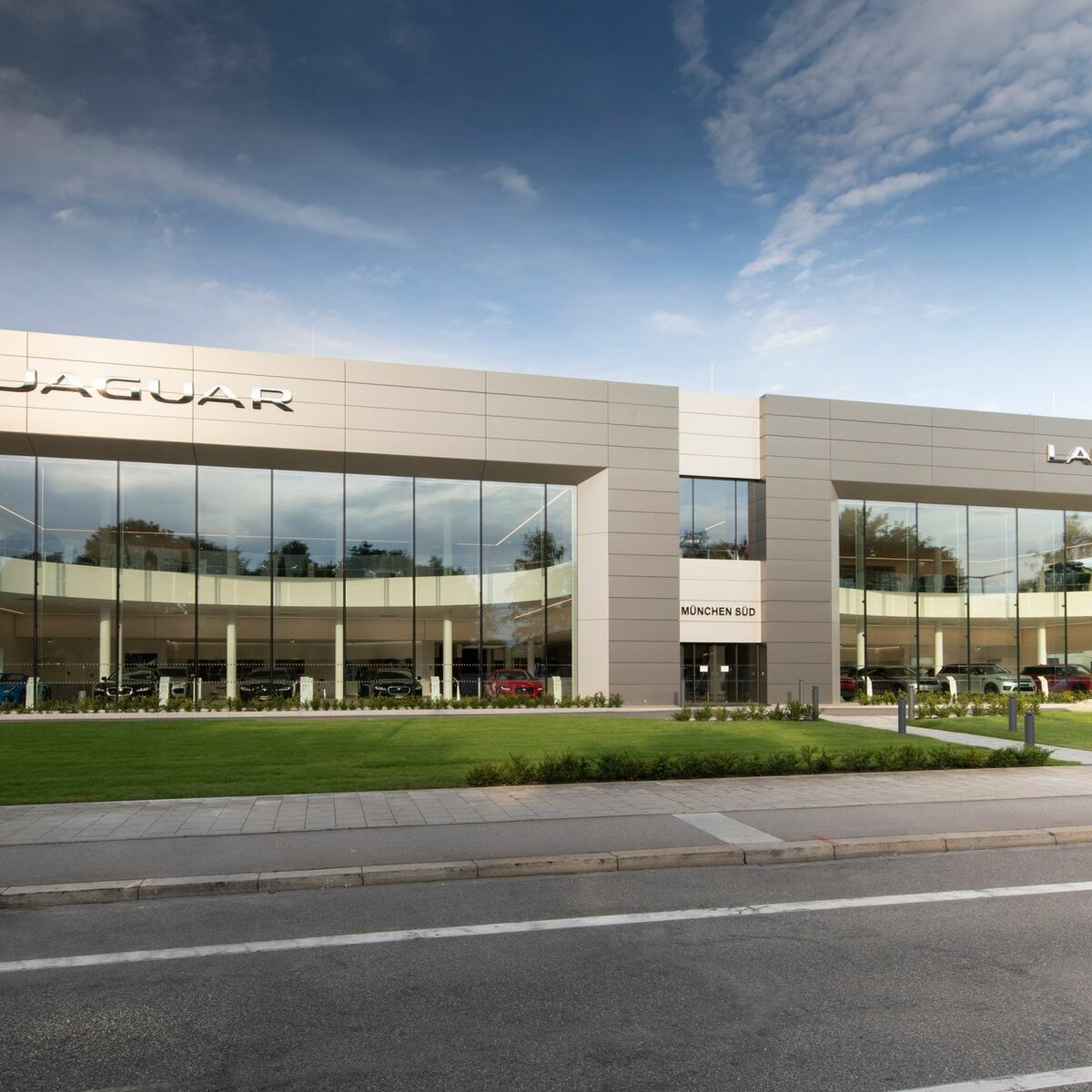 img_de_jlr_statement_17