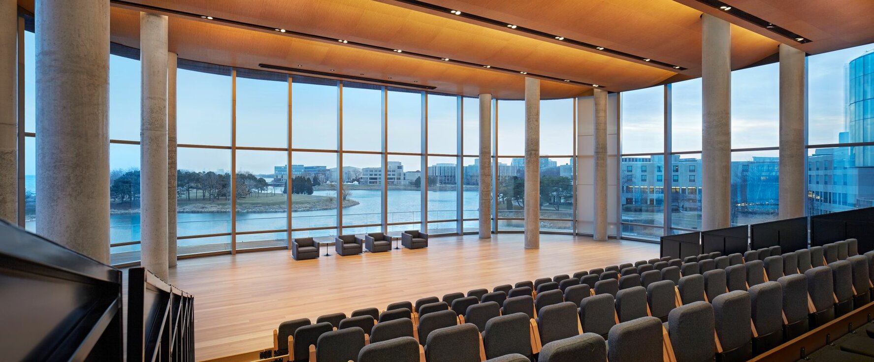 img-usa-kellogg-school-of-management-2 img-usa-kellogg-school-of-management-2