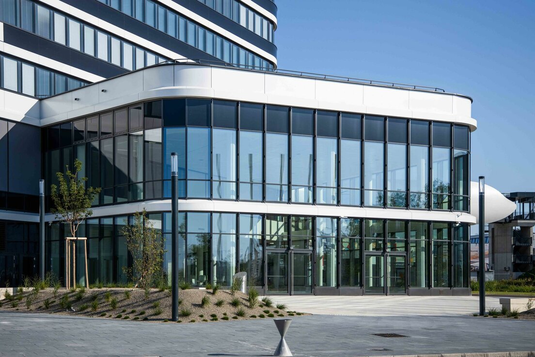 img-at-vienna airport office park 4-04