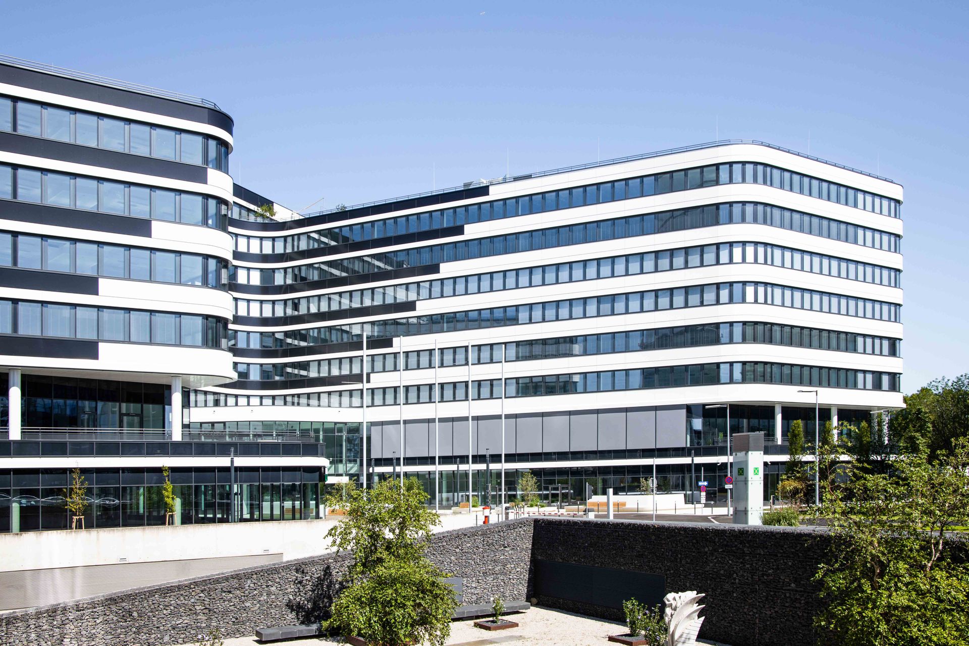 1300 Wien Flughafen Office Park 1 Firma Regus www.lindner-group.com