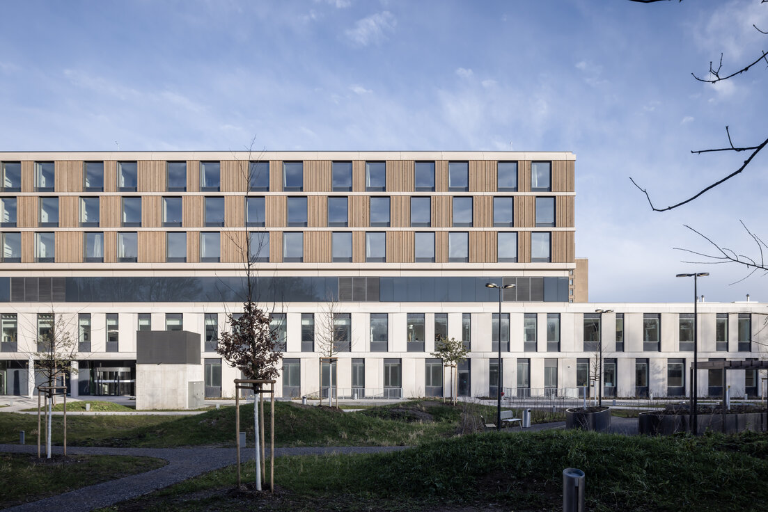 © © www.Lindner-Group.com © © www.Lindner-Group.com