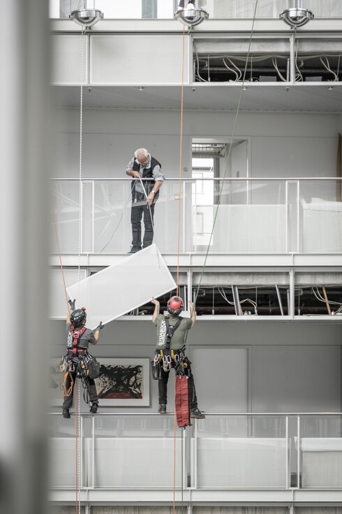 img-de-ergo-versicherungen-montage-14 img-de-ergo-versicherungen-montage-14