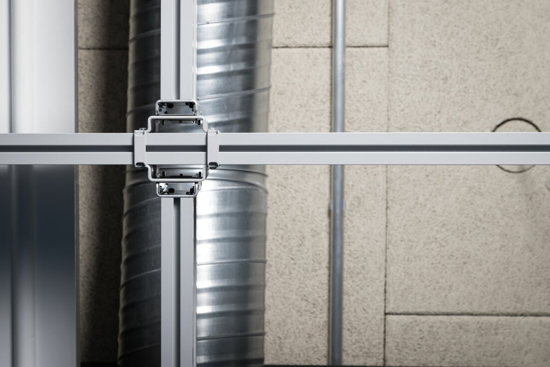 img-de-forschungsraeume-garching-click-and-load-installationsraster-17