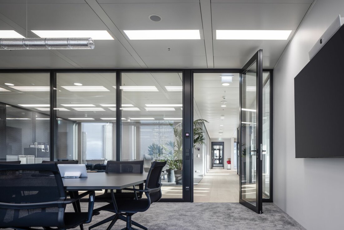 img-de-opernturm-frankfurt-22