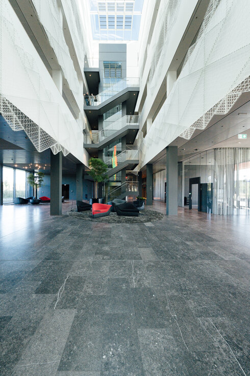 © © Bernhard Kahrmann 