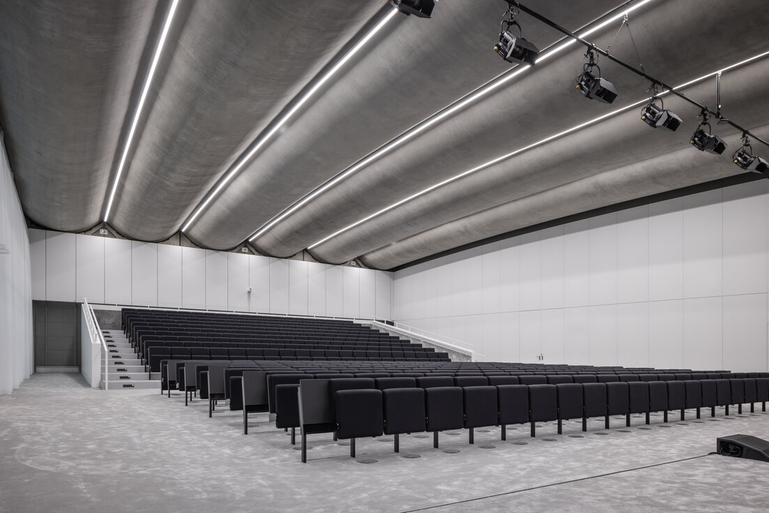 © © www.Lindner-Group.com © © www.Lindner-Group.com