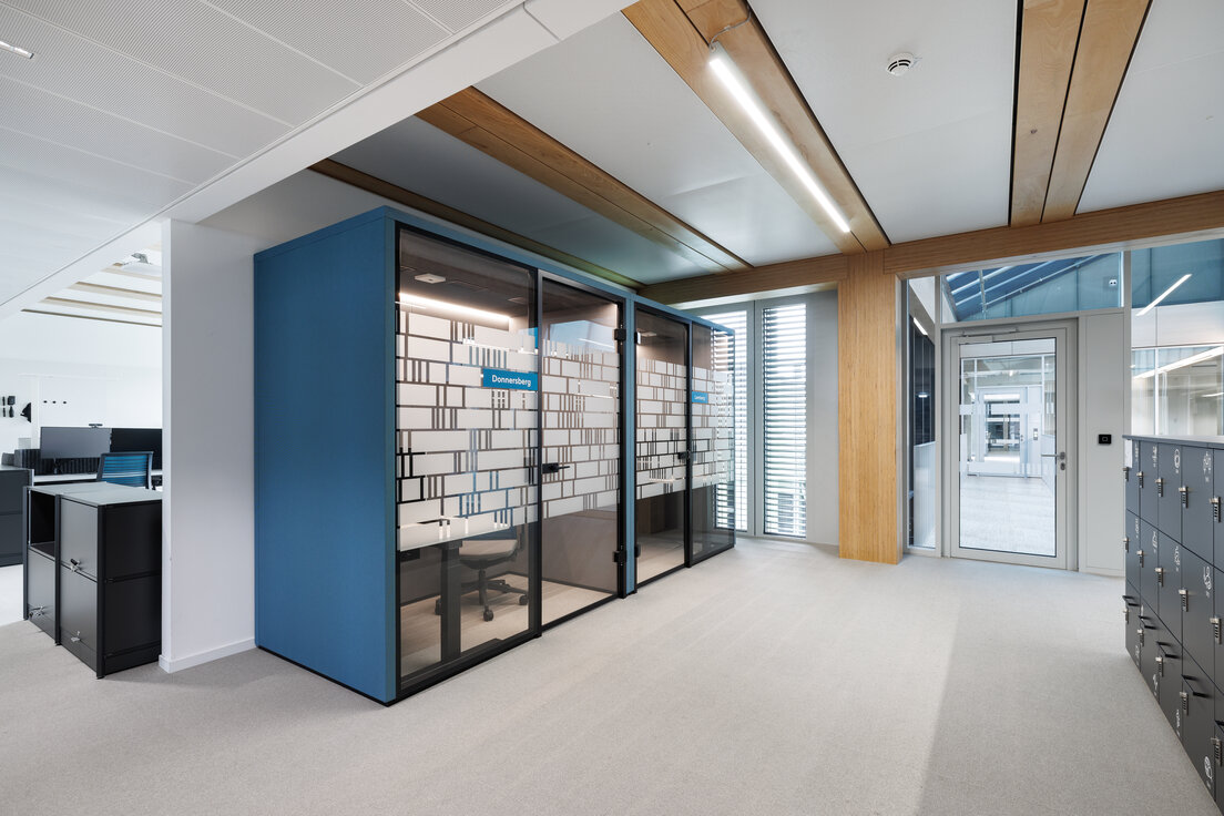 © © Nikolay Kazakov