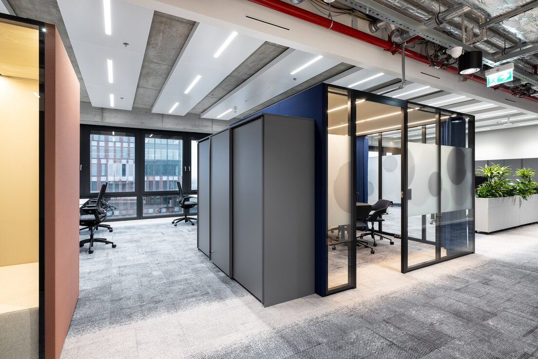 © © Nikolay Kasakov 