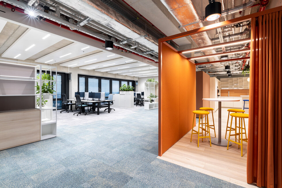 © © Nikolay Kasakov 