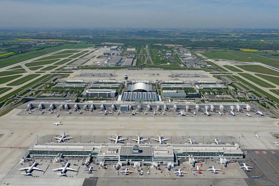 Flughafen München Terminal 2 Satellit www.lindner-group.com