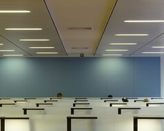 licht_integrierte_leuchten_in_metalldecken_02