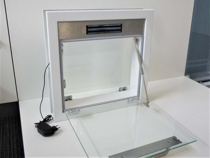 Dokumentenschleuse offen